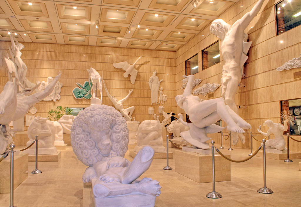 Marshall M. Fredericks Sculpture Museum main view